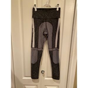 EUC TNA leggings